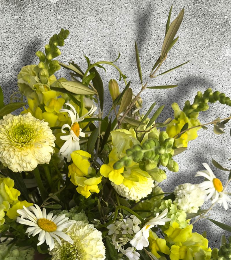 Blumengalerie-Shop-Blumen-Sommergruss-Gelb-Blumenstrauss-Halblocker-Nahaufnahme-Gemischt.jpg